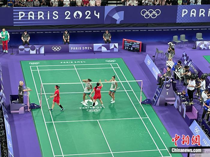 凡尘组合在巴黎奥运会女双1／4决赛中展现稳定协