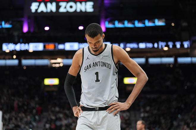 快船逆袭成西部大黑马，湖人火箭紧追榜首