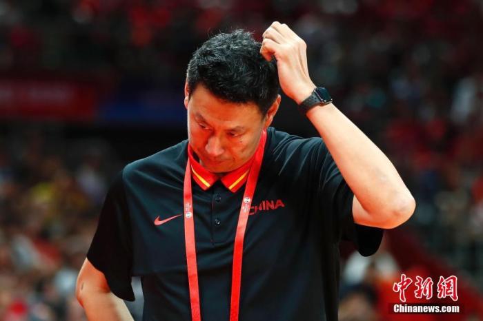 李楠正式出任江苏肯帝亚男篮顾问 助力年轻球员