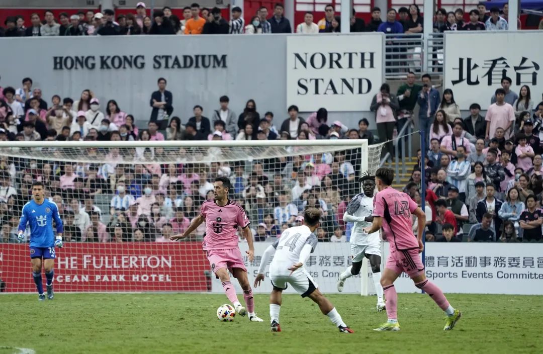 梅西十年后再访港 表演赛未登场引热议