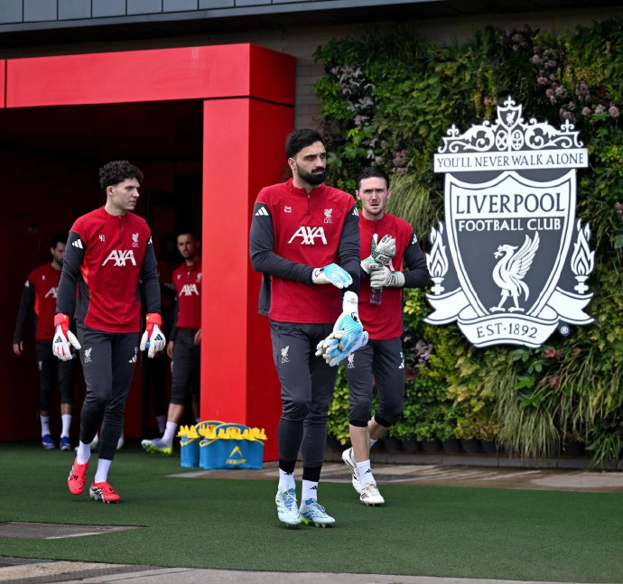 中国男足世预赛逆转澳大利亚 韦世豪绝杀助球队