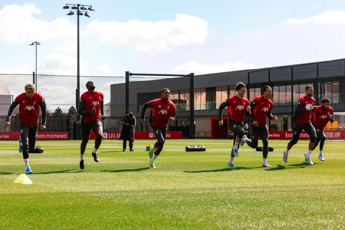 中国男足世预赛逆转澳大利亚 韦世豪绝杀助球队