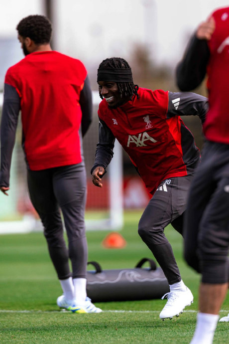 中国男足世预赛逆转澳大利亚 韦世豪绝杀助球队