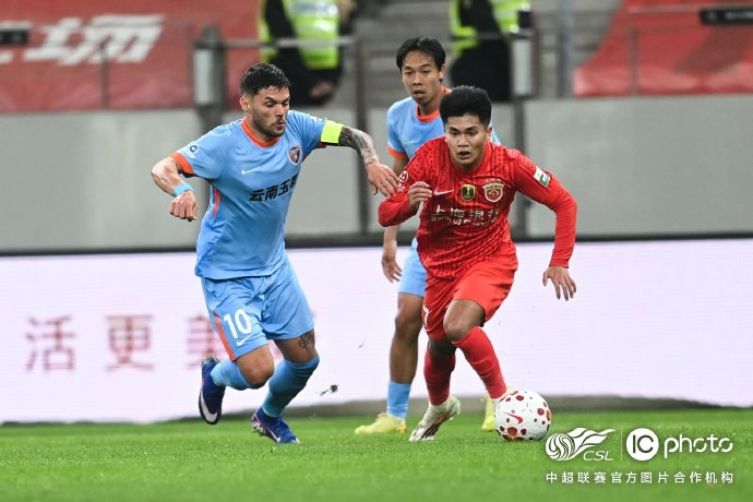 上海海港绝杀云南玉昆 莱昂纳多双响助球队逆转