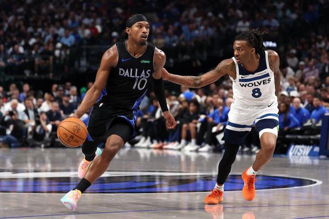 爱德华兹复出率队横扫独行侠 兰德尔达成生涯