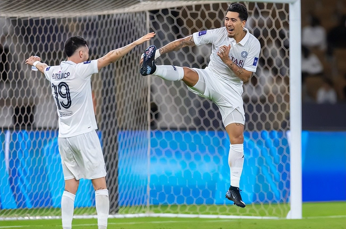 日本双雄掀翻沙特豪门 亚冠8强战上演冷门风暴